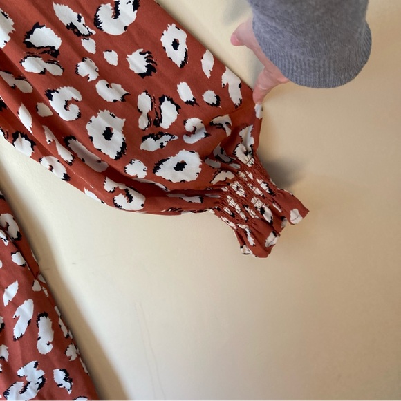 JODIFL Women’s Rust and White Leopard Animal Print Dress - Picture 5 of 6